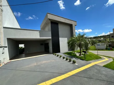 Casa de Condomínio com 4 Quartos à venda, 175m² no Jardins Capri, Senador Canedo