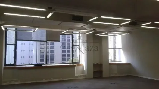 Prédio Comercial para alugar, 375m² no Cidade Monções, São Paulo