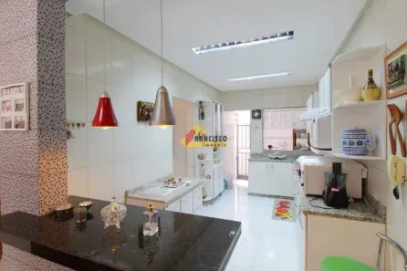 Casa com 4 Quartos à venda, 180m² no Santo Antônio, Divinópolis
