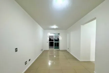 Apartamento com 2 Quartos para alugar, 80m² no Centro, Curitiba