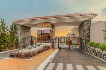 Casa de Condomínio com 3 Quartos à venda, 142m² no Colônia Dona Luíza, Ponta Grossa
