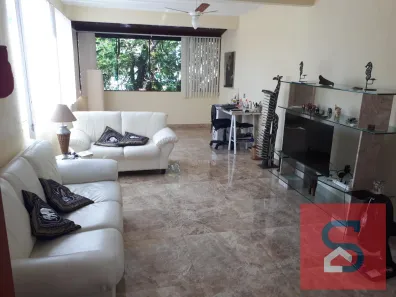 Casa com 4 Quartos à venda, 214m² no Centro, Cabo Frio
