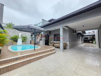 Casa com 3 Quartos à venda, 250m² no Jardim Márcia, Peruíbe