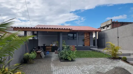 Casa com 2 Quartos para alugar, 68m² no Novo Mundo, Curitiba