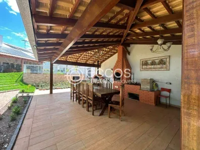 Casa com 3 Quartos à venda, 350m² no Cidade Jardim, Uberlândia