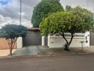 Casa com 2 Quartos à venda, 164m² no Jardim das Estações (Vila Xavier), Araraquara