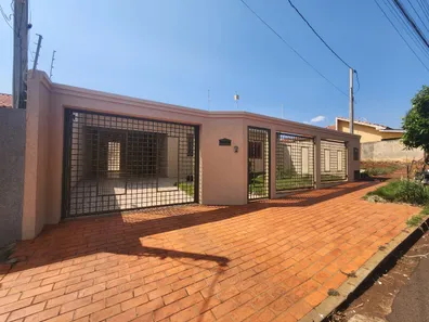 Casa com 3 Quartos à venda, 370m² no , Bandeirantes