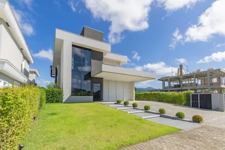 Casa com 4 Quartos para alugar, 620m² no Estados, Balneário Camboriú