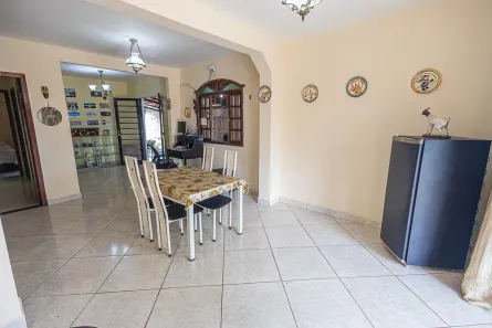 Casa com 5 Quartos à venda, 250m² no Alípio de Melo, Belo Horizonte