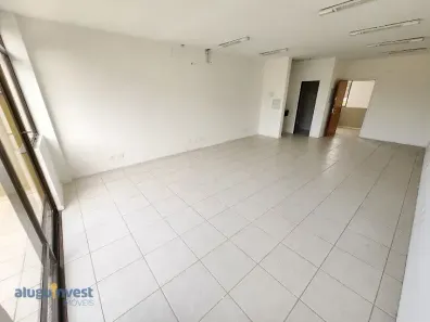 Sala Comercial para alugar, 56m² no Saco Grande, Florianópolis
