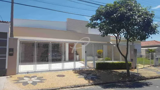Casa com 3 Quartos à venda, 220m² no Vila Nogueira, Campinas