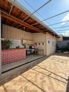 Casa com 3 Quartos à venda, 240m² no Jardim América, Uberaba