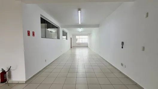 Sala Comercial para alugar, 121m² no Vila Santa Terezinha, Várzea Paulista