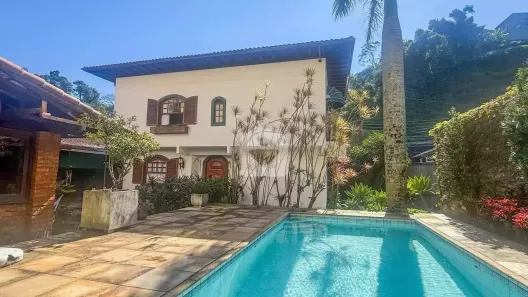 Casa com 3 Quartos à venda, 197m² no Chácara Flora, Petrópolis