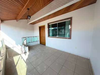 Casa com 3 Quartos para alugar, 180m² no Lagoa Santa, Governador Valadares