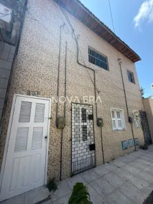 Casa com 2 Quartos para alugar, 65m² no Cidade 2000, Fortaleza