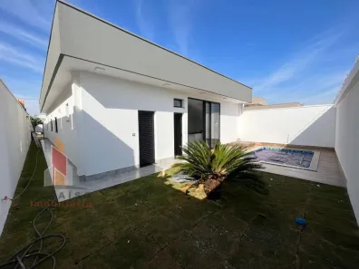 Casa com 3 Quartos à venda, 182m² no Nossa Senhora Aparecida, Uberlândia