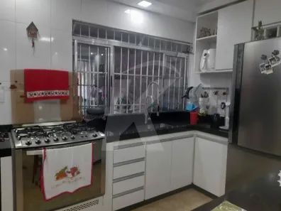 Sobrado com 3 Quartos à venda, 200m² no Vila Leonor, São Paulo