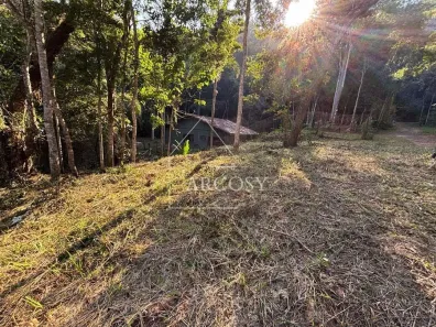 Lote/Terreno à venda, 697m² no Araras, Petrópolis