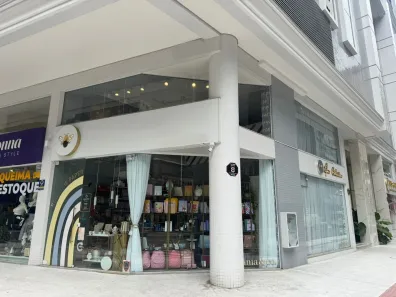 Sala Comercial à venda, 63m² no Centro, Balneário Camboriú