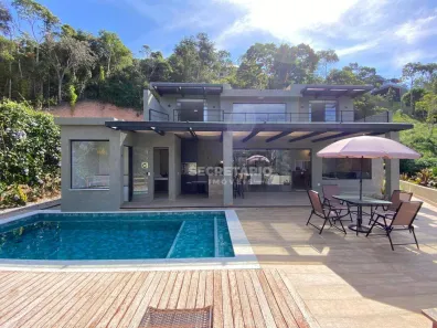 Casa de Condomínio com 4 Quartos à venda, 270m² no Itaipava, Petrópolis