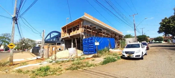 Imóvel Comercial para alugar, 330m² no Industrial, Londrina