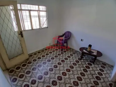 Casa com 2 Quartos para alugar, 60m² no Jardim Vinte e Cinco de Agosto, Duque de Caxias