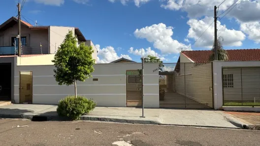 Casa com 3 Quartos à venda, 146m² no Santa Mônica, Londrina