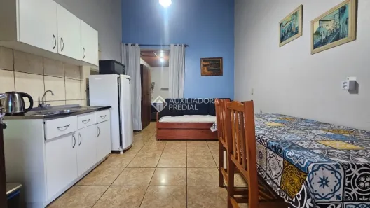 Kitnet com 1 Quarto para alugar, 35m² no Cachoeira do Bom Jesus, Florianópolis