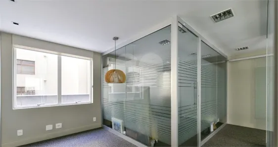 Sala Comercial à venda, 96m² no Moinhos de Vento, Porto Alegre
