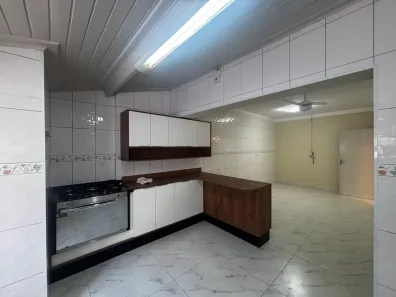 Casa com 2 Quartos para alugar, 120m² no Vila Mogilar, Mogi das Cruzes