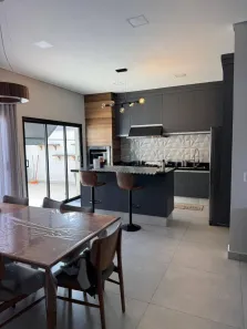 Casa de Condomínio com 3 Quartos à venda, 180m² no Vila Popular, Itapetininga