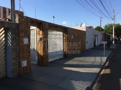 Casa com 3 Quartos à venda, 182m² no Jardim Pinheiros (Vila Xavier), Araraquara
