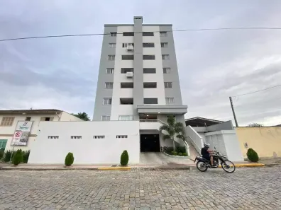 Apartamento com 2 Quartos para alugar, 105m² no São Luiz, Brusque