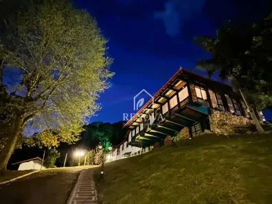 Casa com 10 Quartos à venda, 670m² no Albuquerque, Teresópolis