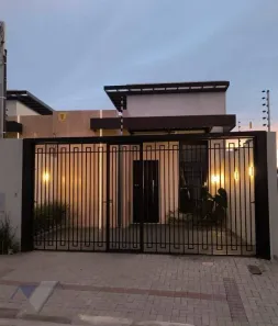 Casa com 3 Quartos à venda, 131m² no Cancelli, Cascavel
