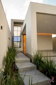 Casa com 3 Quartos à venda, 171m² no Centro, Formosa