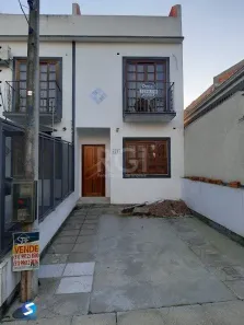 Sobrado com 2 Quartos à venda, 102m² no Guarujá, Porto Alegre