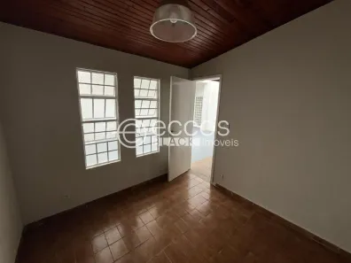 Casa com 3 Quartos à venda, 235m² no Morada da Colina, Uberlândia