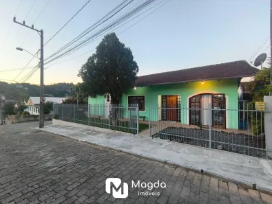 Casa com 4 Quartos à venda, 150m² no Água Verde, Blumenau