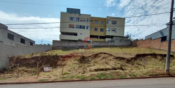 Lote/Terreno à venda, 600m² no Oswaldo Barbosa Pena II, Nova Lima