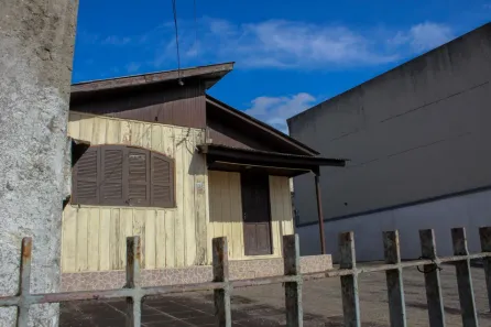 Lote/Terreno à venda, 480m² no Novo Mundo, Curitiba
