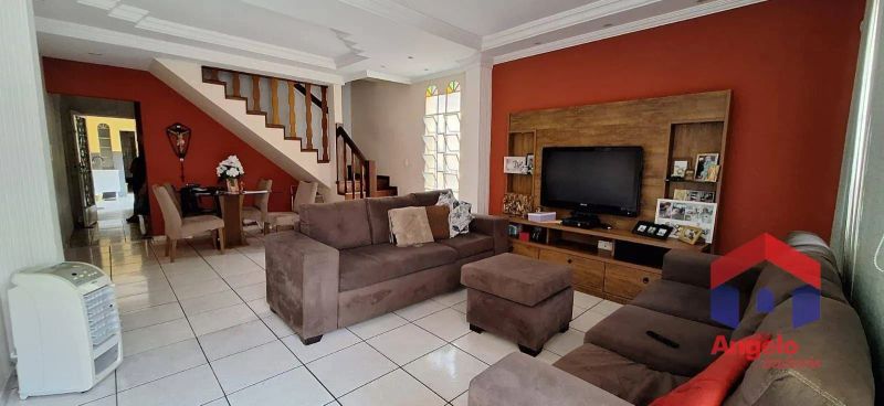 Casa com 4 quartos — Santa Mônica, Belo Horizonte