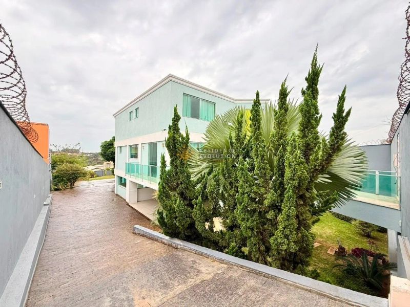 Casa com 4 quartos — Trevo, Belo Horizonte
