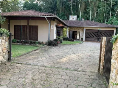Casa com 4 Quartos à venda, 260m² no Centro, Guaramirim