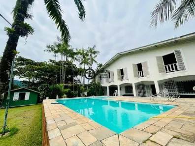 Casa com 8 Quartos à venda, 700m² no Jardim Virgínia, Guarujá