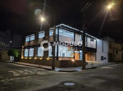 Prédio Comercial para alugar, 382m² no Martins, Uberlândia