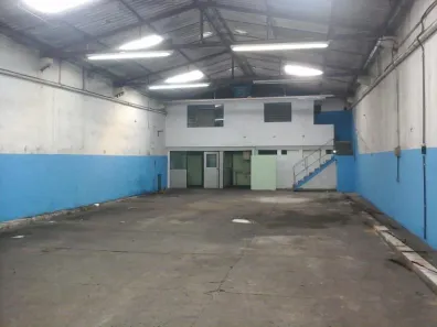 Galpão/Depósito/Armazém à venda, 300m² no Vila Califórnia, São Paulo