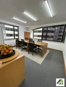 Sala Comercial com 1 Quarto para alugar, 245m² no Cidade Monções, São Paulo