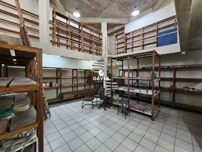 Prédio Comercial à venda, 304m² no Vila Mathias, Santos